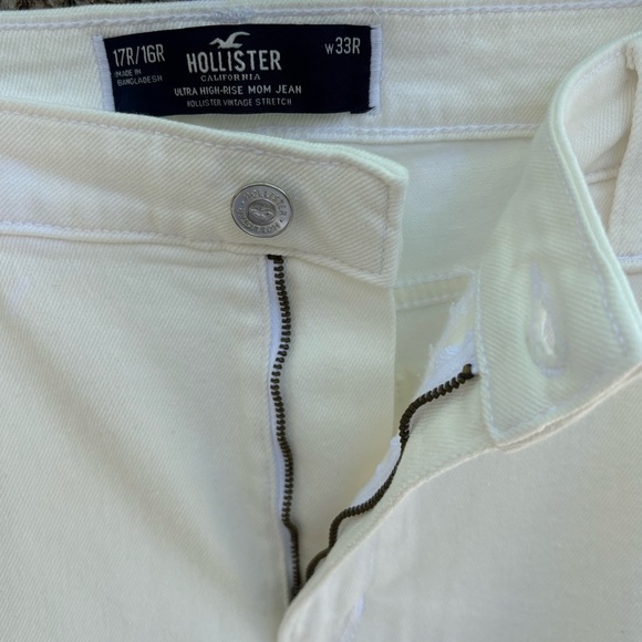 Hollister Women's Ultra High Rise Mom Jeans Size: 17R/16R W33R - Picture 4 of 9